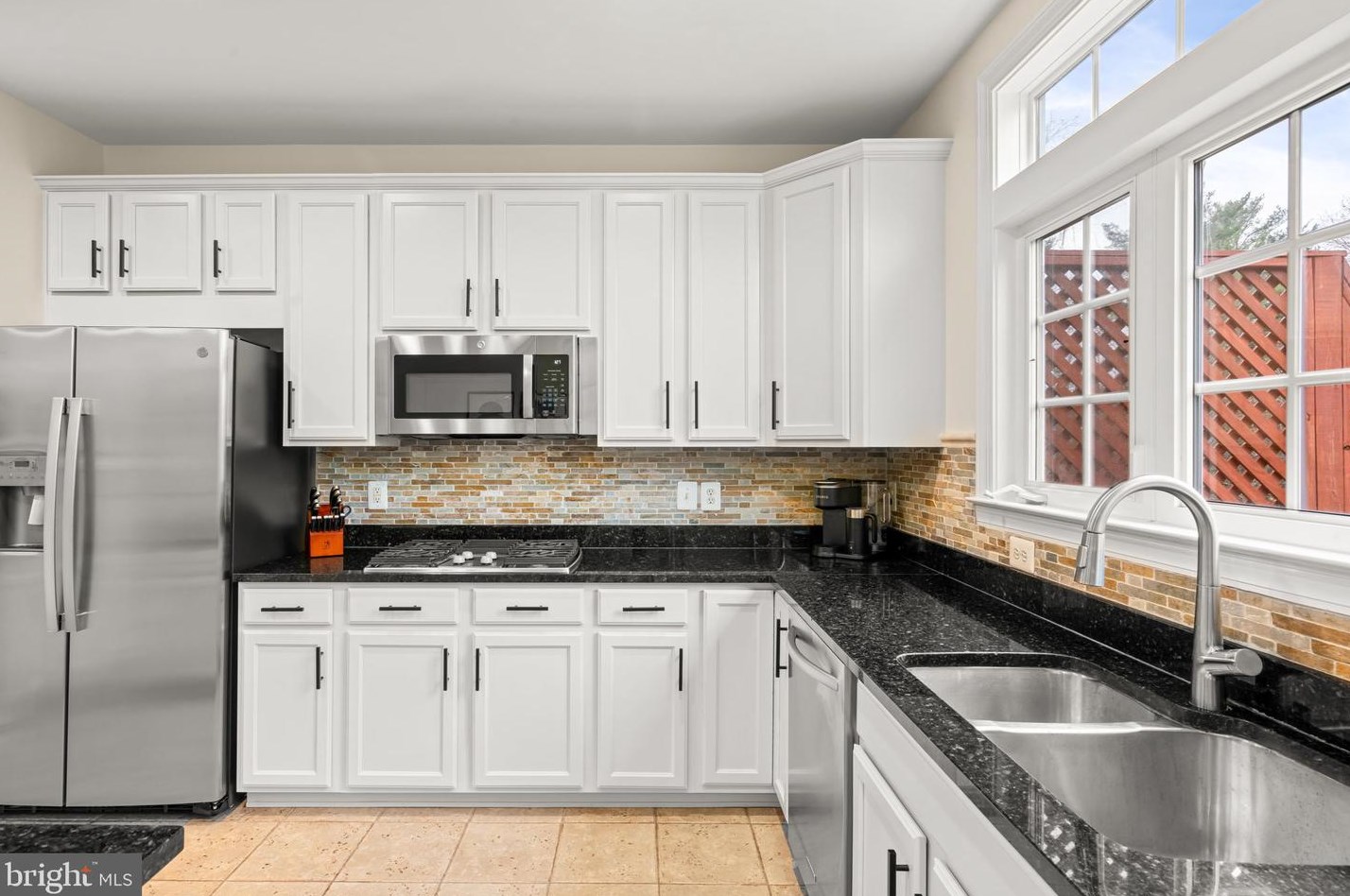 4078 Walnut Cove Cir, Fairfax VA  22033-6233 exterior