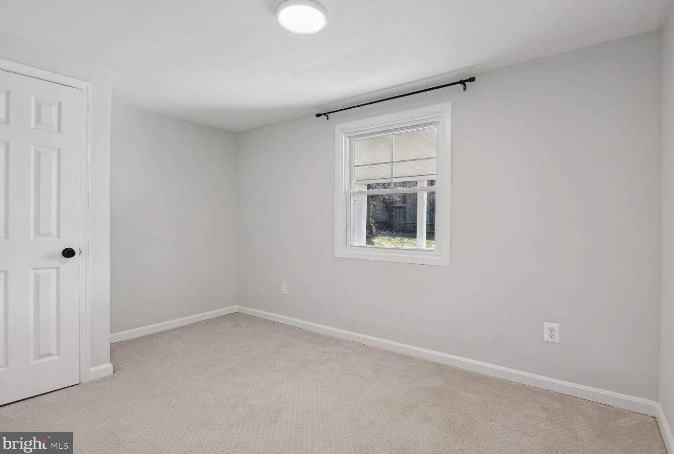 9229 Brian Dr, Vienna VA  22180-6116 exterior