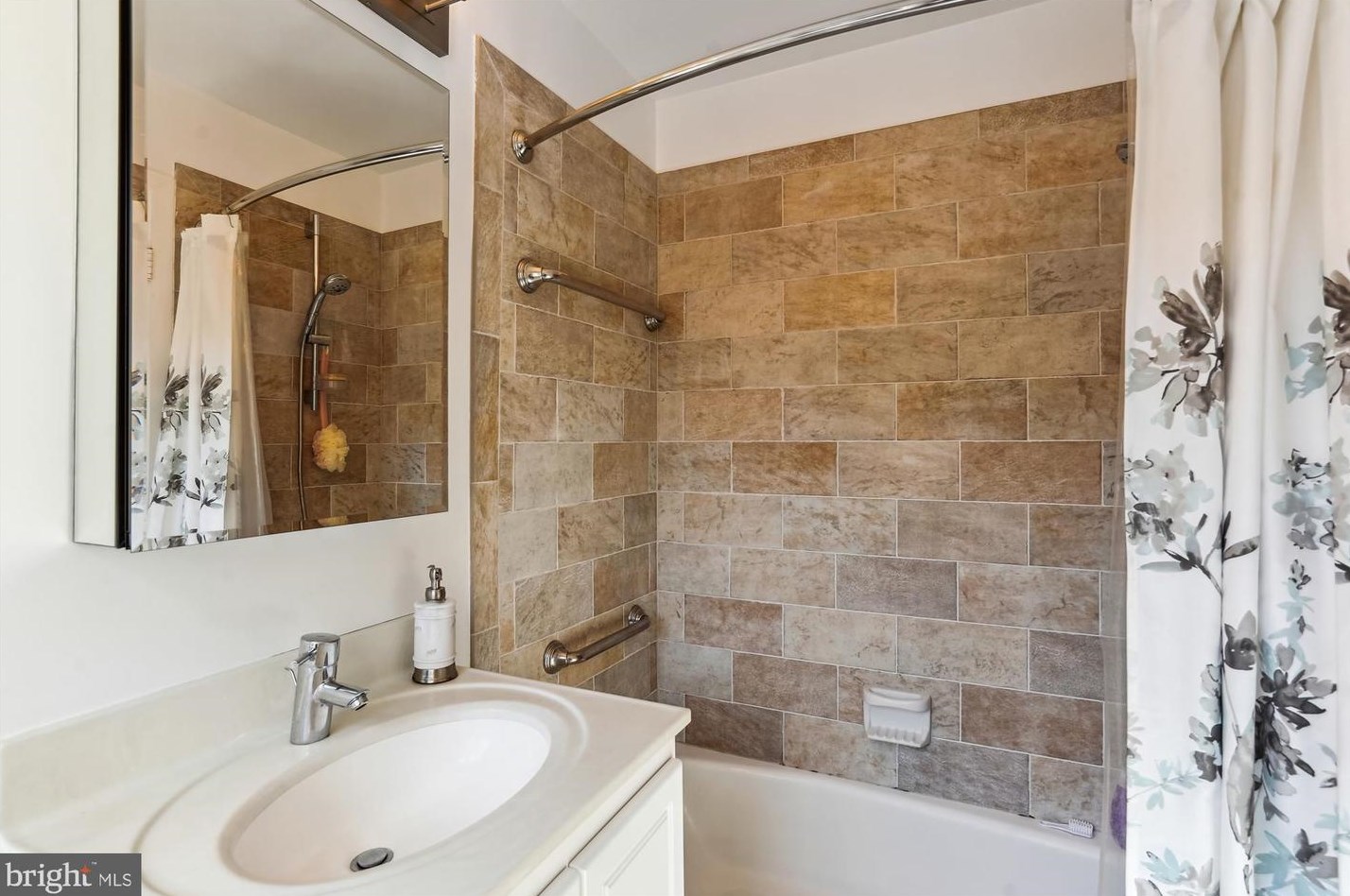 2842 Jermantown Rd, Vienna VA 22124-2513 exterior