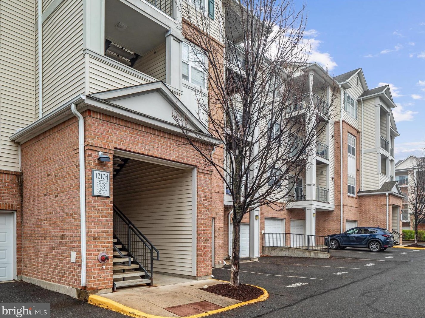 12104 Garden Grove Cir, Fairfax VA  22030-9020 exterior