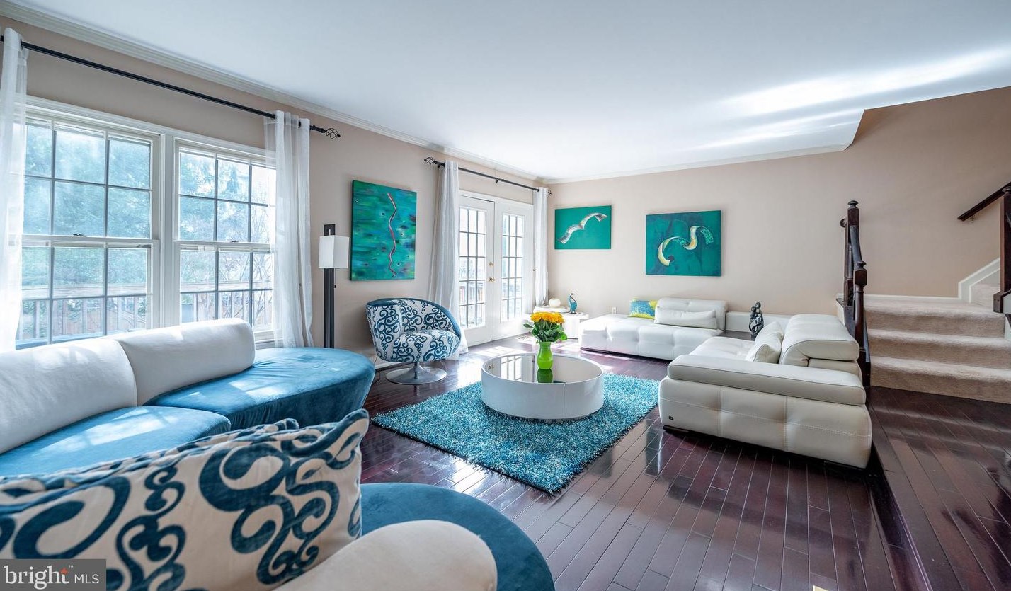 4107 Meadow Field Ct, Fairfax VA  22033-2829 exterior