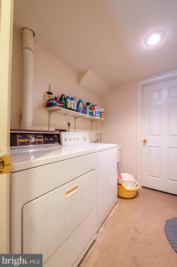 4107 Meadow Field Ct, Fairfax VA  22033-2829 exterior