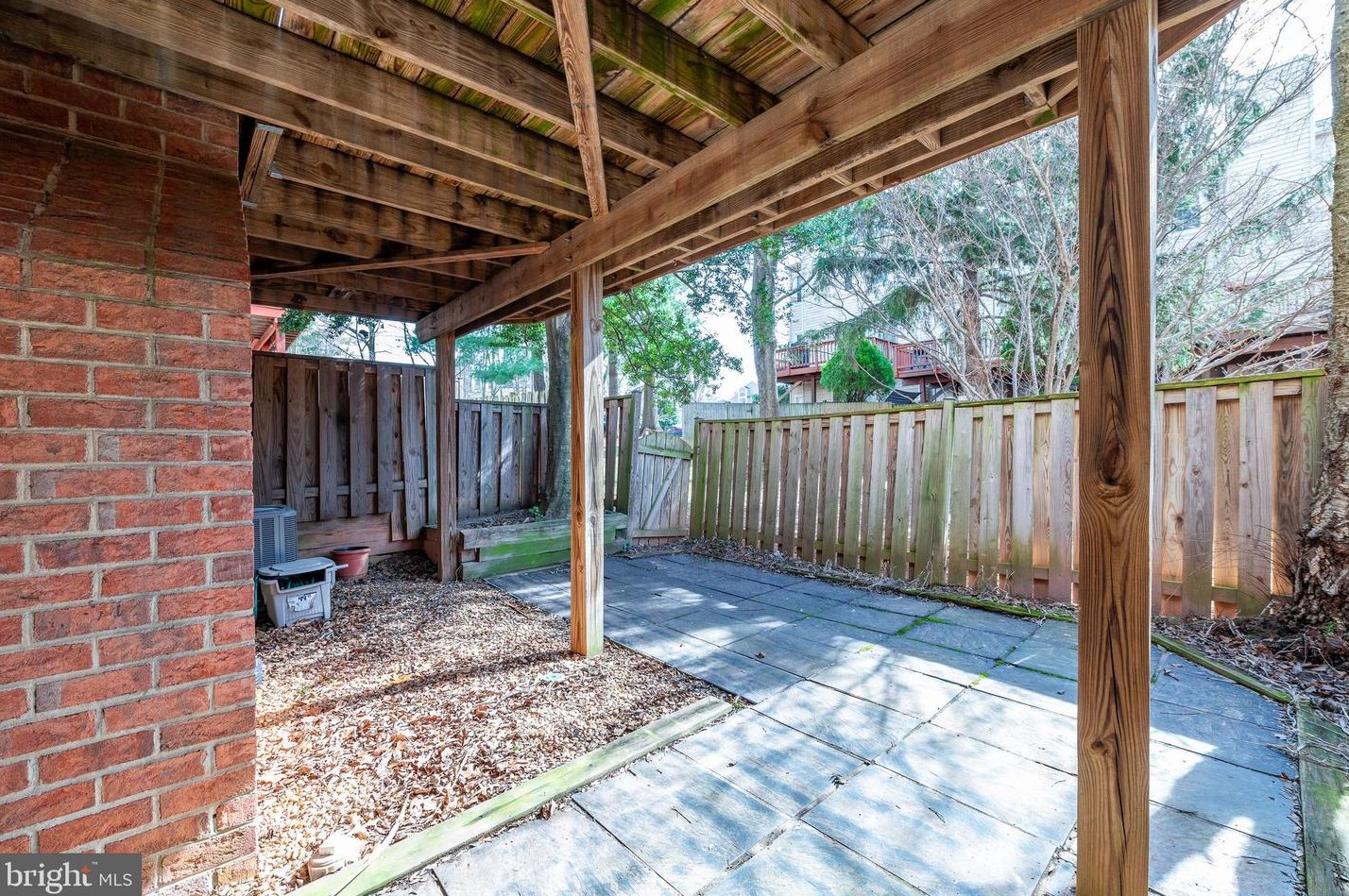 4107 Meadow Field Ct, Fairfax VA  22033-2829 exterior