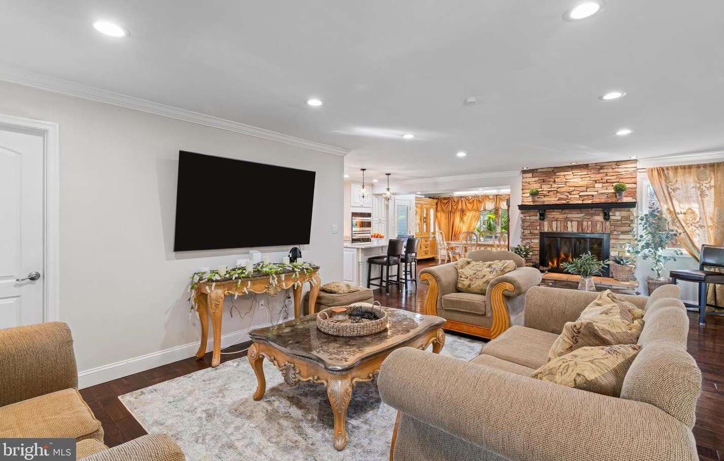 11611 Vale Rd, Vienna VA  22124-1341 exterior