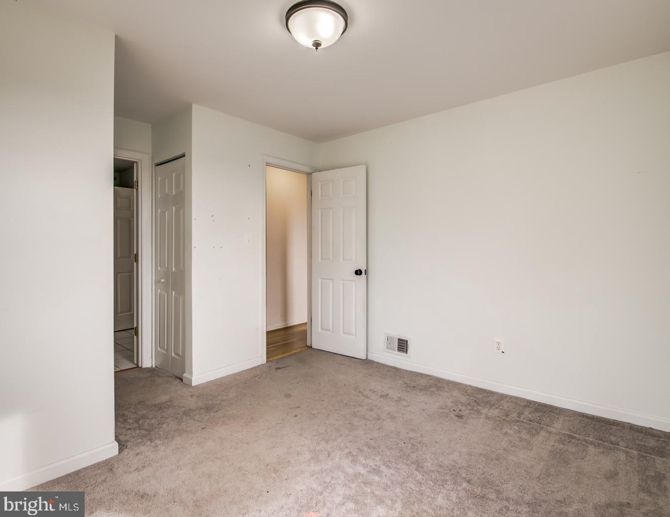 6656 Jefferson Ave, Falls Church VA  22042-2102 exterior