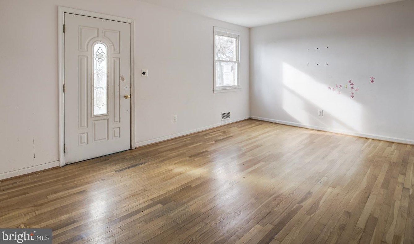 6656 Jefferson Ave, Falls Church VA  22042-2102 exterior