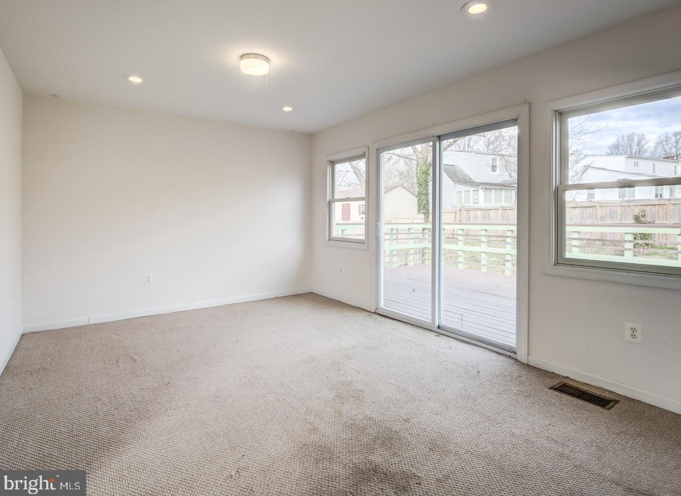 6656 Jefferson Ave, Falls Church VA  22042-2102 exterior