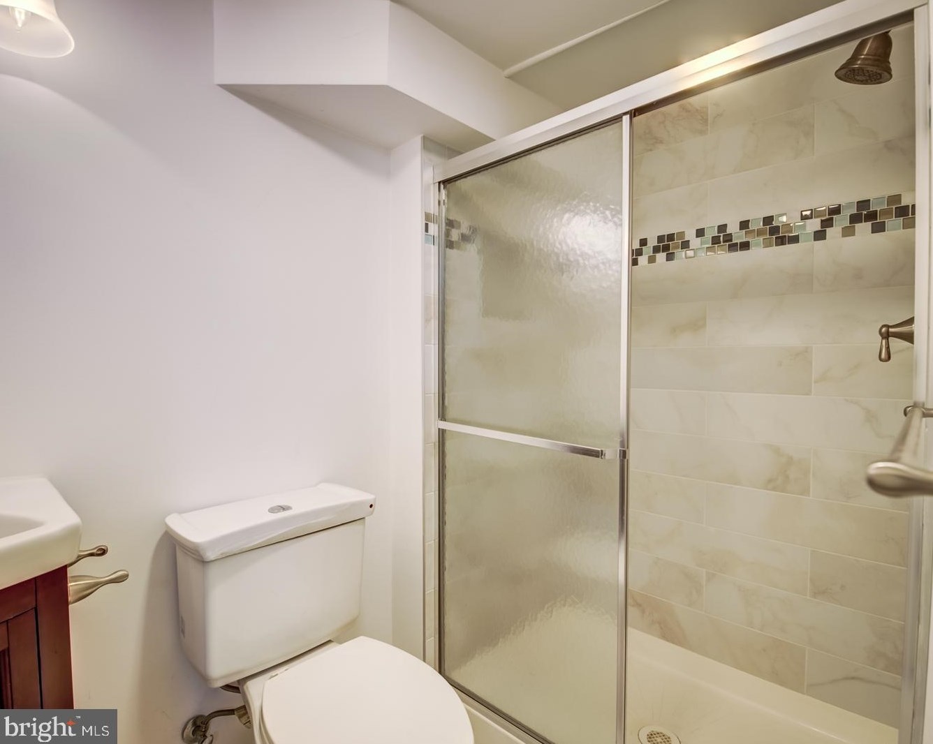 6656 Jefferson Ave, Falls Church VA  22042-2102 exterior