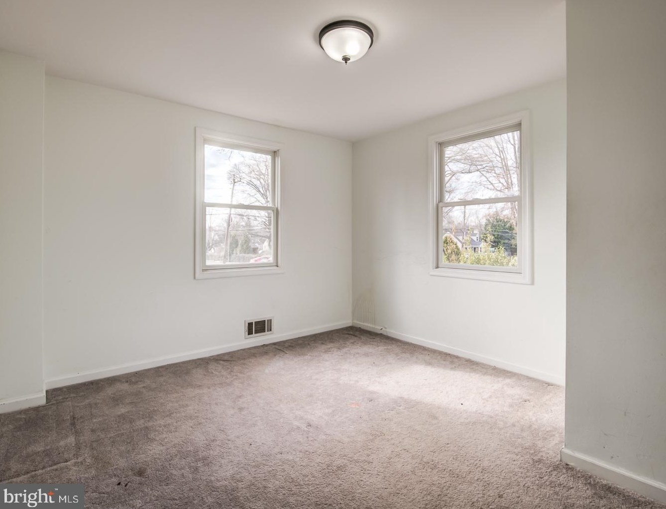 6656 Jefferson Ave, Falls Church VA  22042-2102 exterior