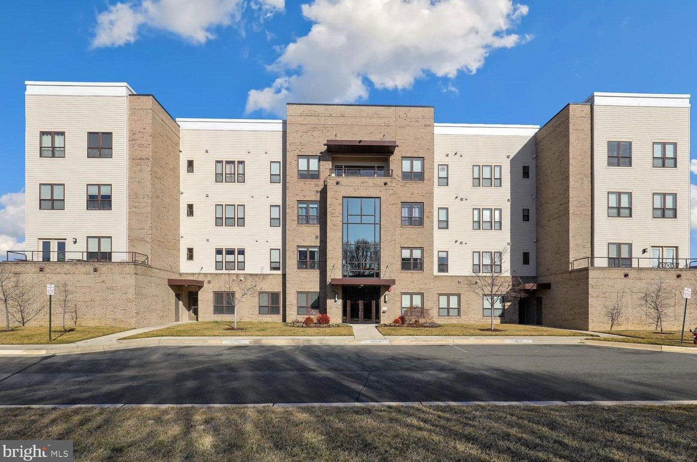 8980 Fascination Ct, Lorton VA  22079-5717 exterior