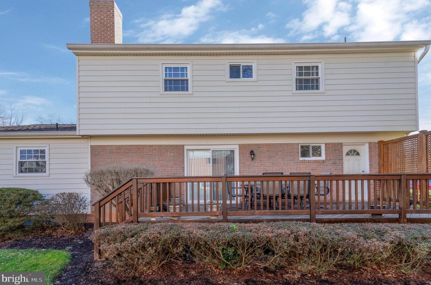 9906 Barnsbury Ct, Fairfax VA  22031-1003 exterior