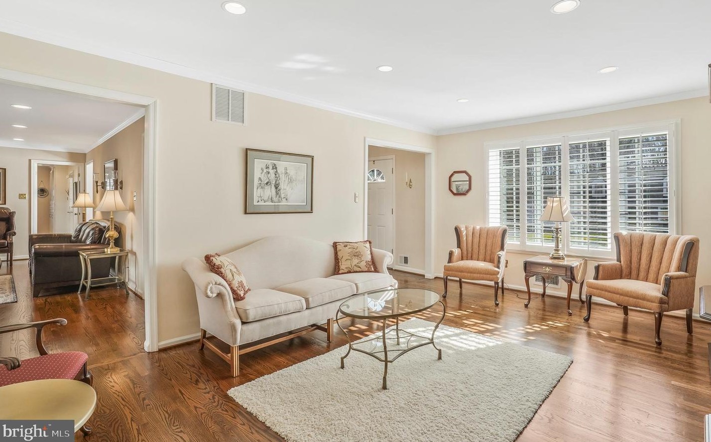 9906 Barnsbury Ct, Fairfax VA  22031-1003 exterior