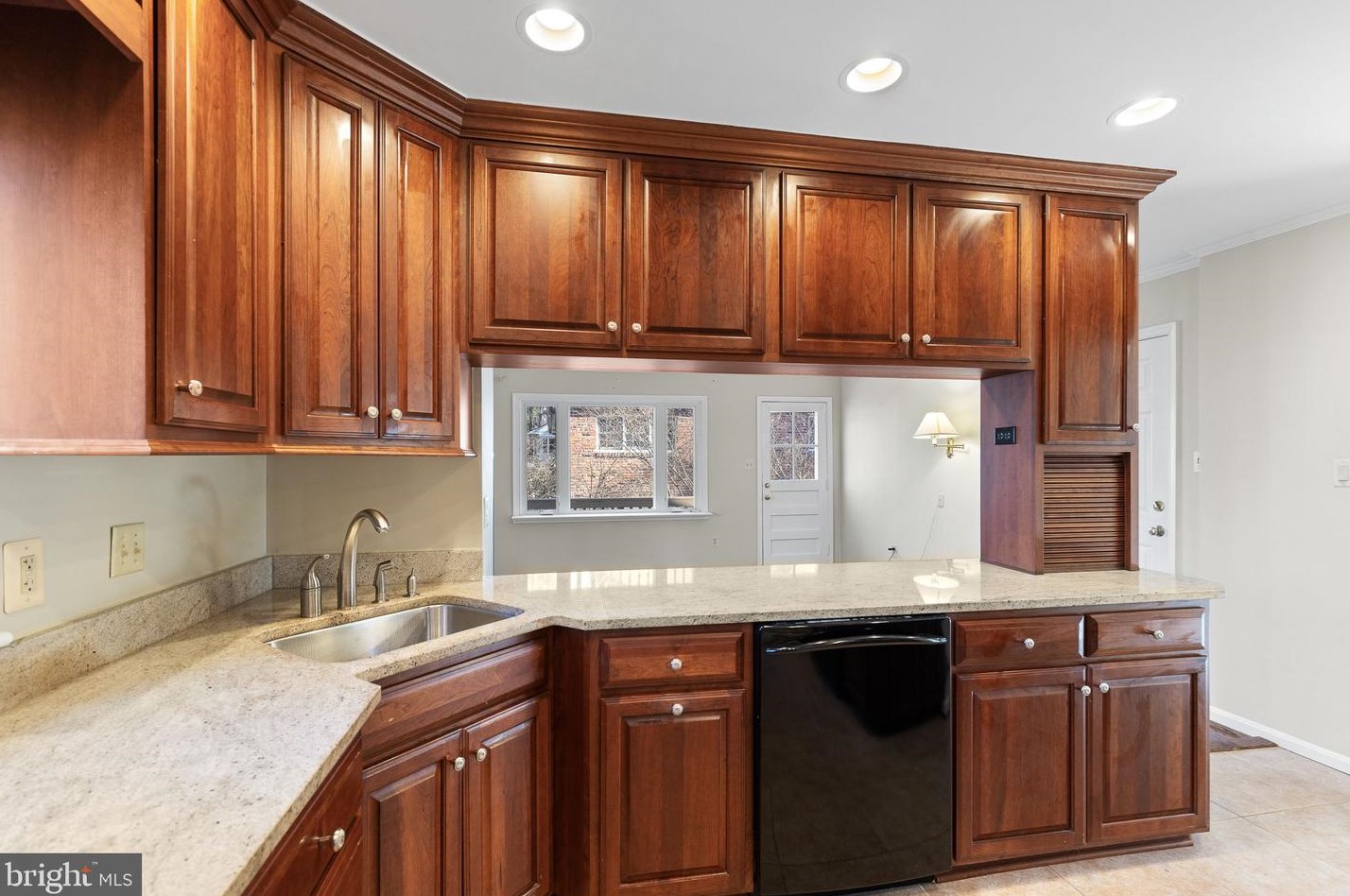 3166 Juniper Ln, Falls Church VA  22044-1814 exterior