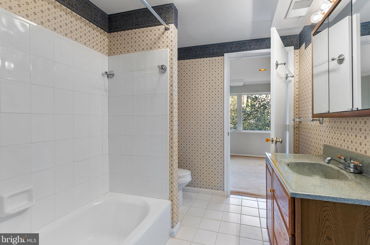 3166 Juniper Ln, Falls Church VA  22044-1814 exterior