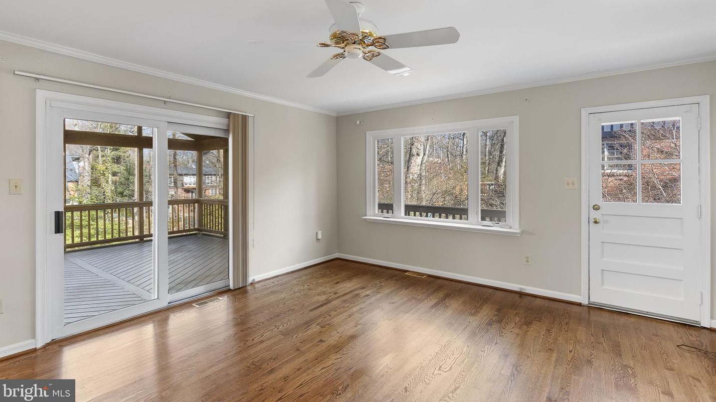 3166 Juniper Ln, Falls Church VA  22044-1814 exterior