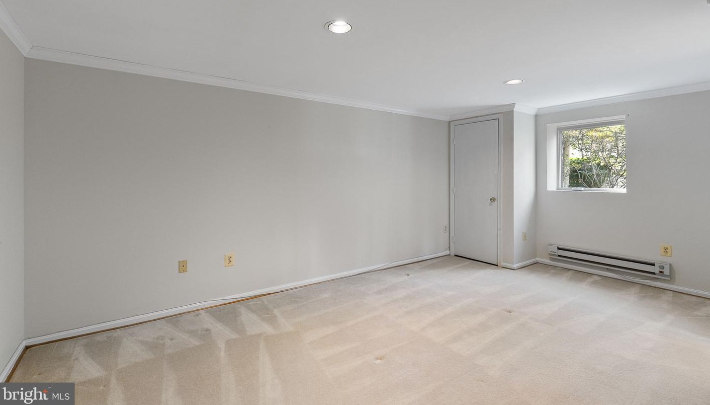 3166 Juniper Ln, Falls Church VA  22044-1814 exterior