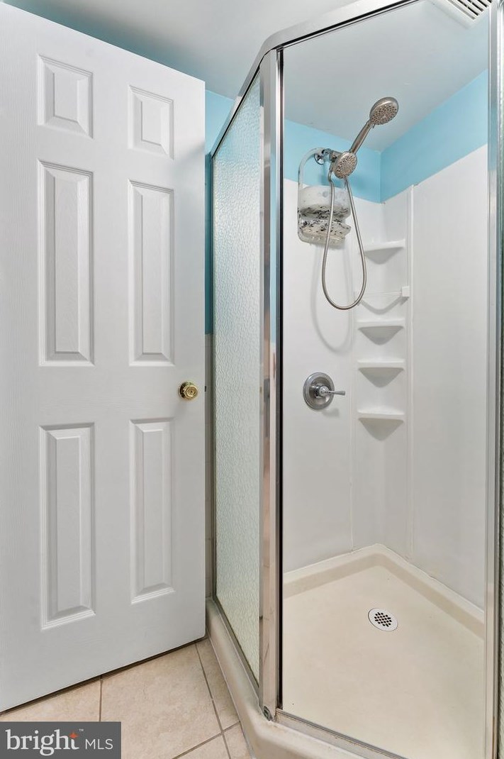 7217 Roosevelt Ave, Falls Church VA  22042-1625 exterior