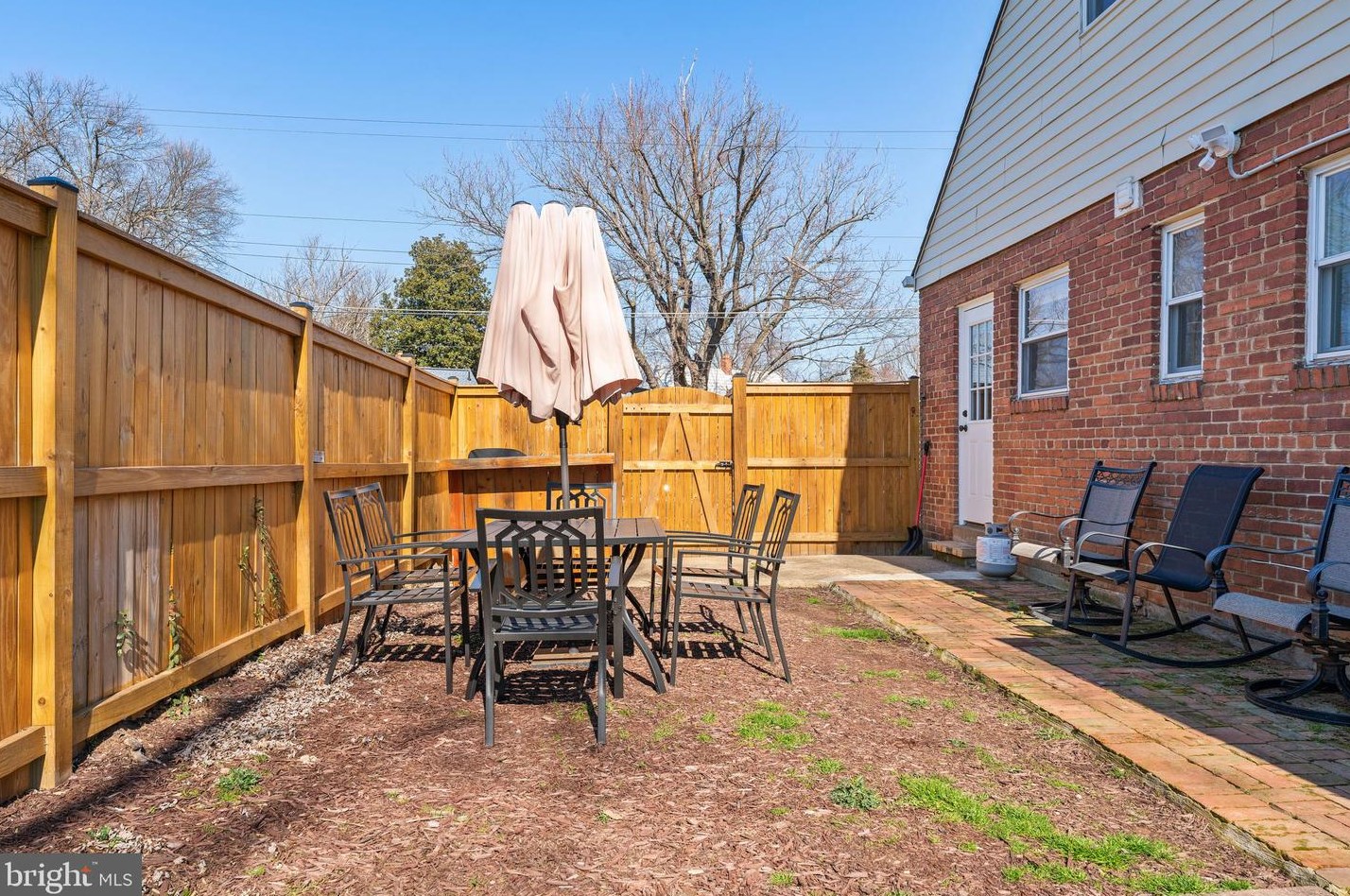 7217 Roosevelt Ave, Falls Church VA  22042-1625 exterior