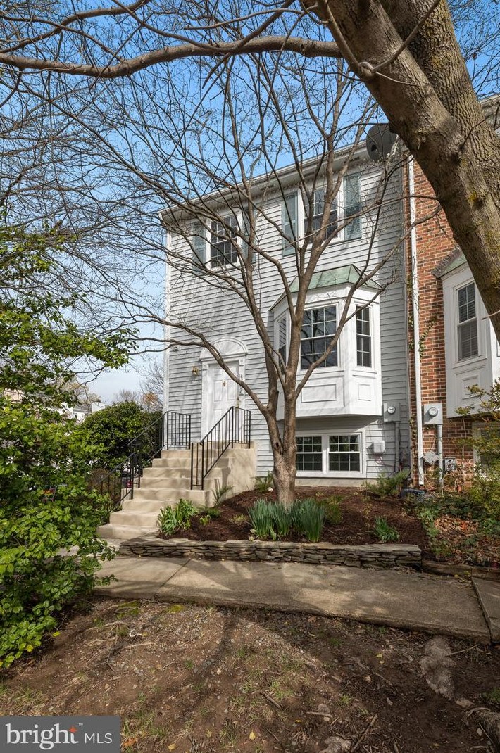 13998 New Braddock Rd, Centreville VA  20121-3502 exterior