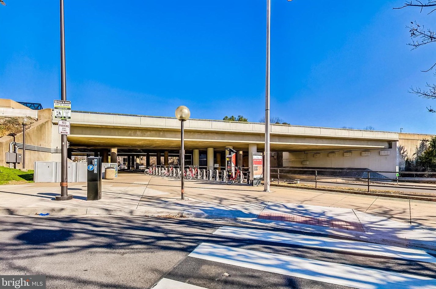 6000 Kelsey Ct, Falls Church VA  22044-2944 exterior