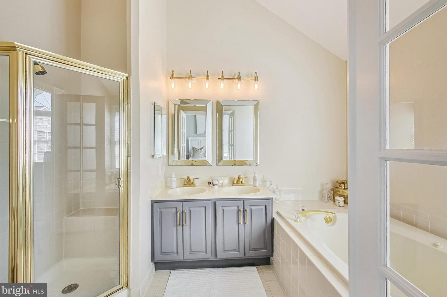 6000 Kelsey Ct, Falls Church VA  22044-2944 exterior