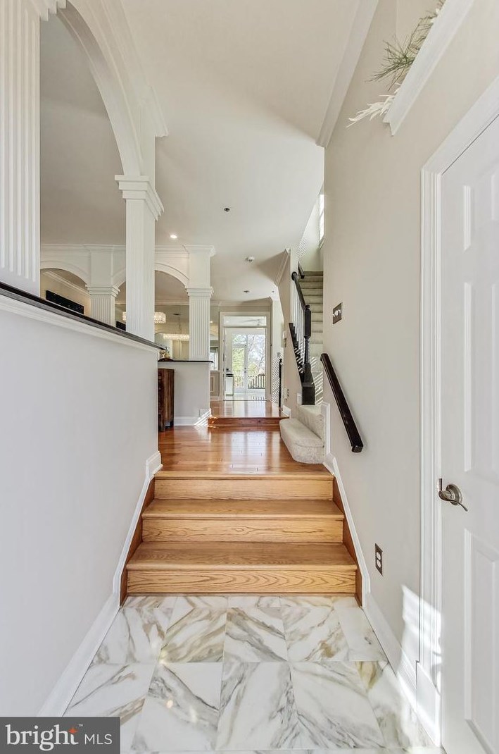 6000 Kelsey Ct, Falls Church VA  22044-2944 exterior