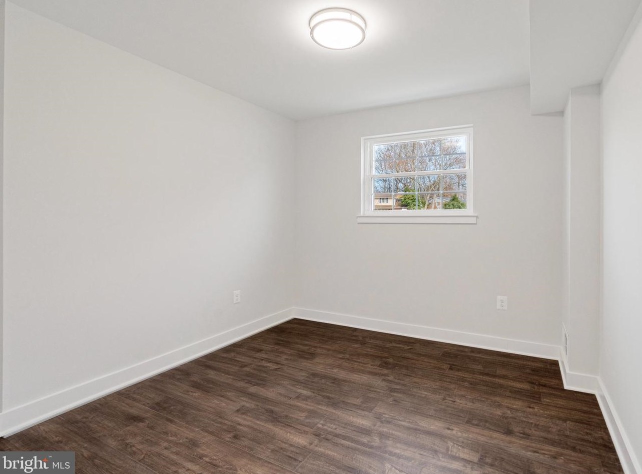 10021 Commonwealth Blvd, Fairfax VA  22032-2702 exterior