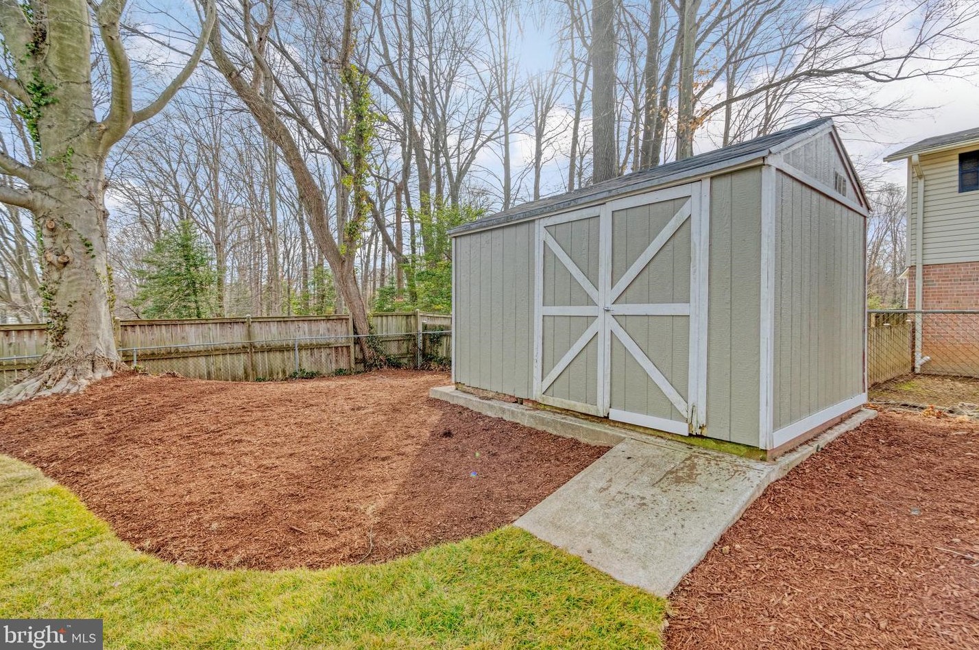 10021 Commonwealth Blvd, Fairfax VA  22032-2702 exterior