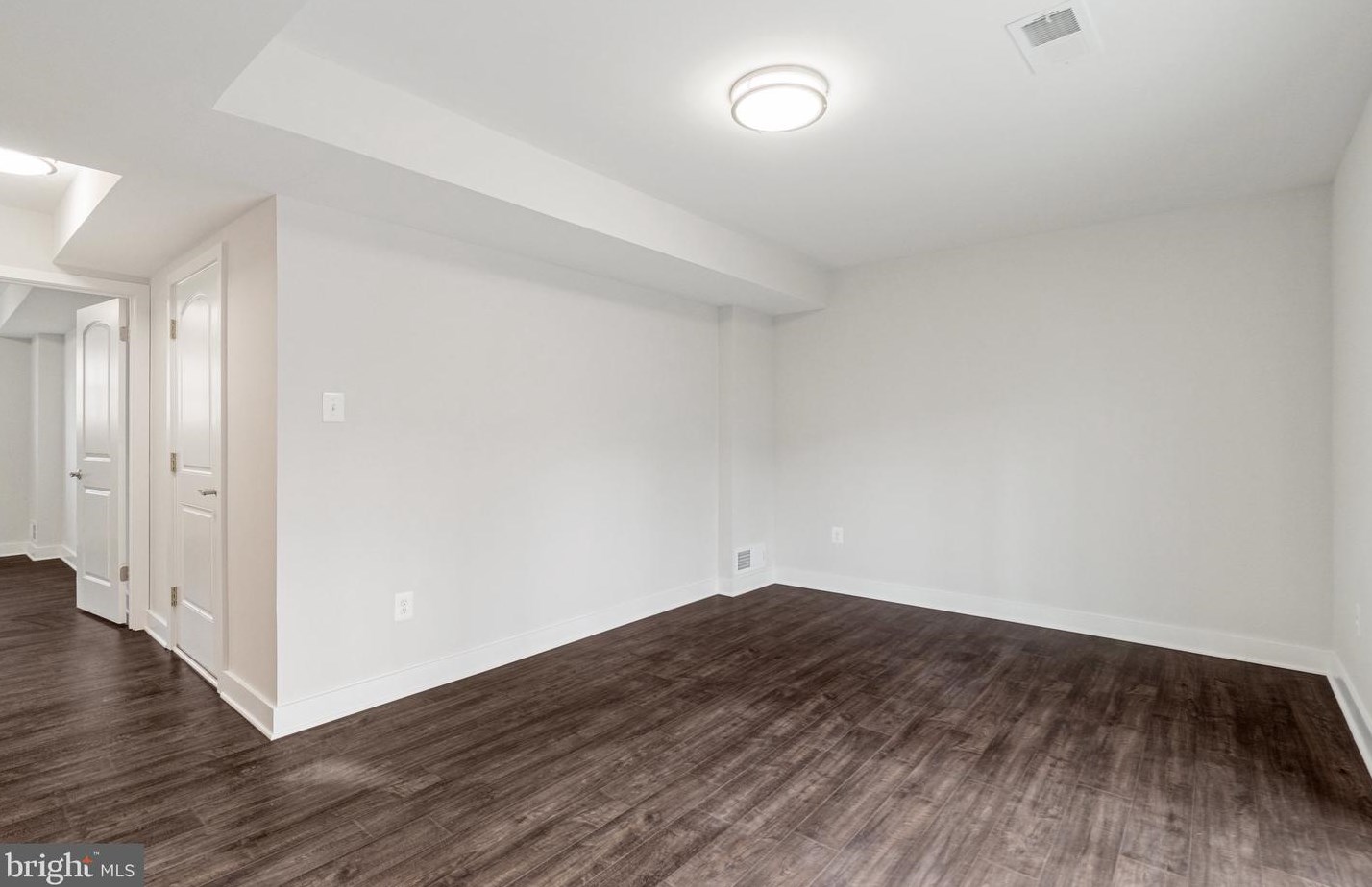 10021 Commonwealth Blvd, Fairfax VA  22032-2702 exterior