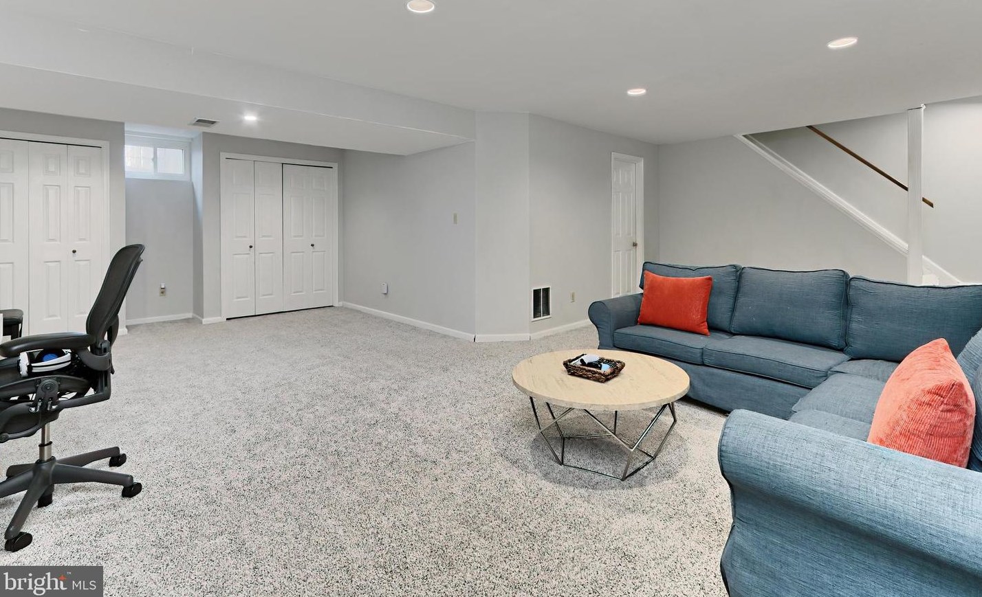 5719 Jonathan Mitchell Rd, Fairfax VA  22039-1402 exterior