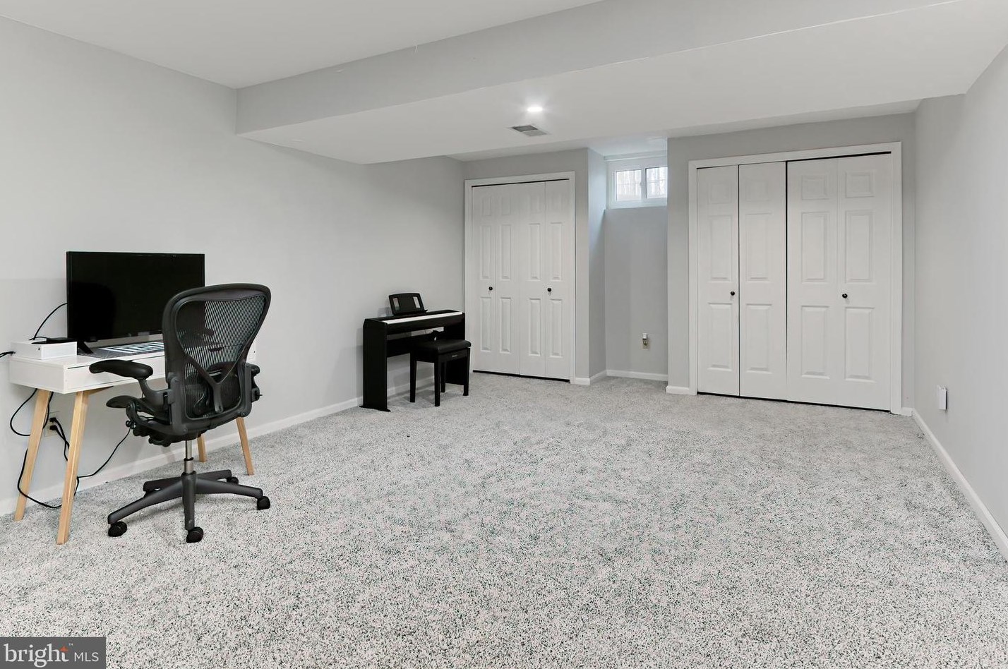 5719 Jonathan Mitchell Rd, Fairfax VA  22039-1402 exterior