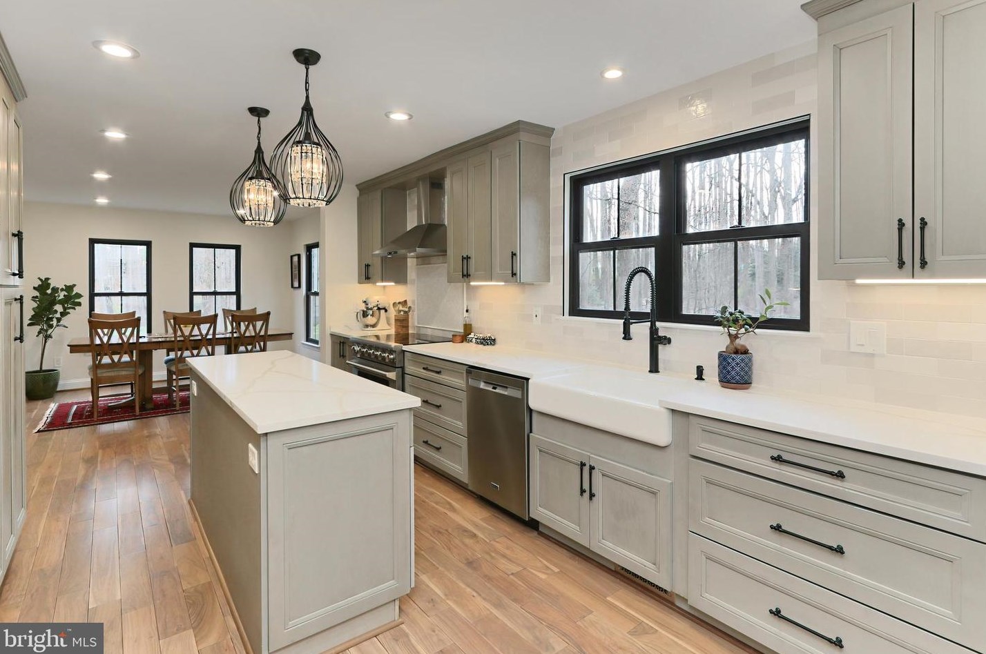 5719 Jonathan Mitchell Rd, Fairfax VA  22039-1402 exterior