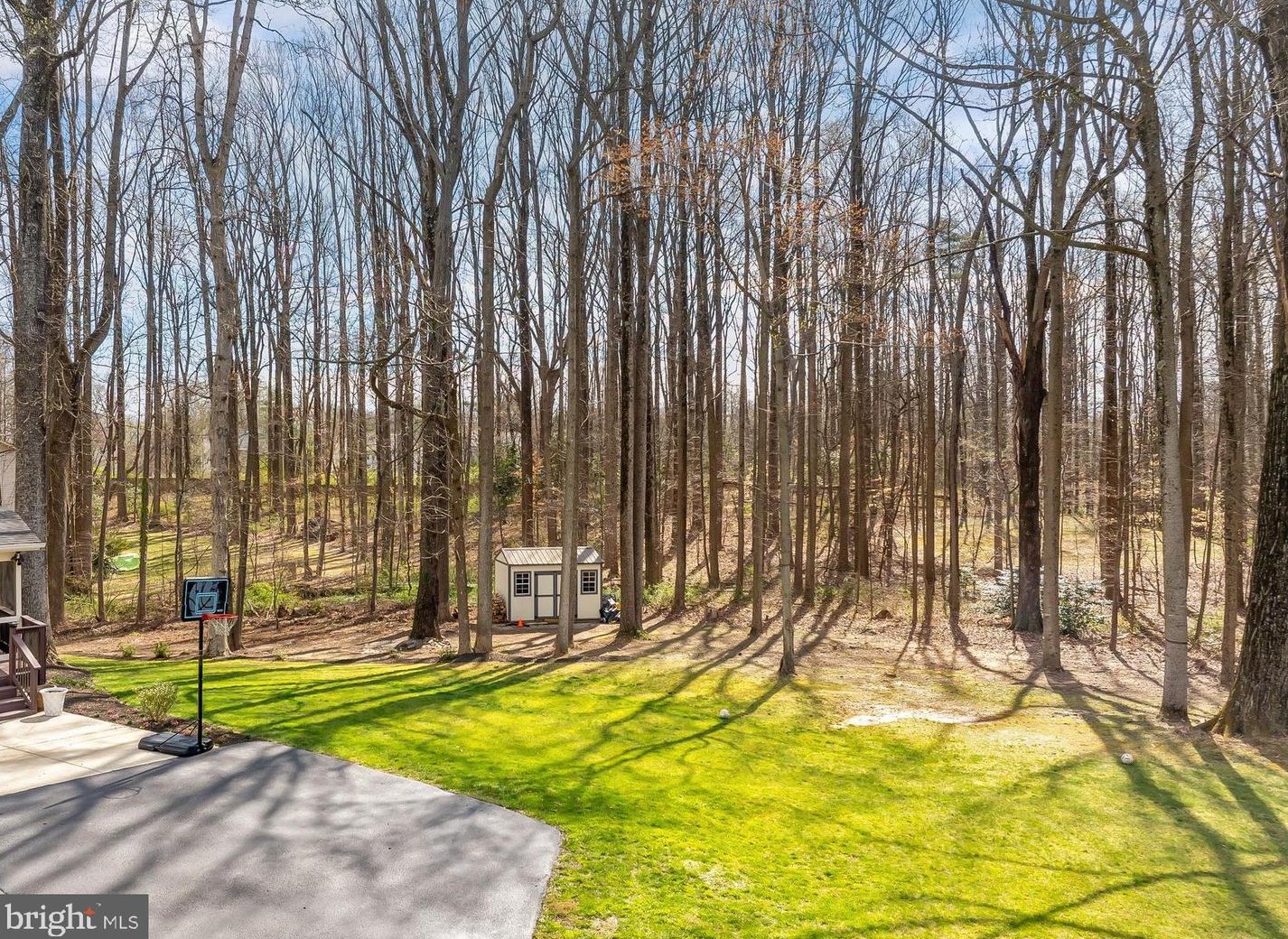 5719 Jonathan Mitchell Rd, Fairfax VA  22039-1402 exterior