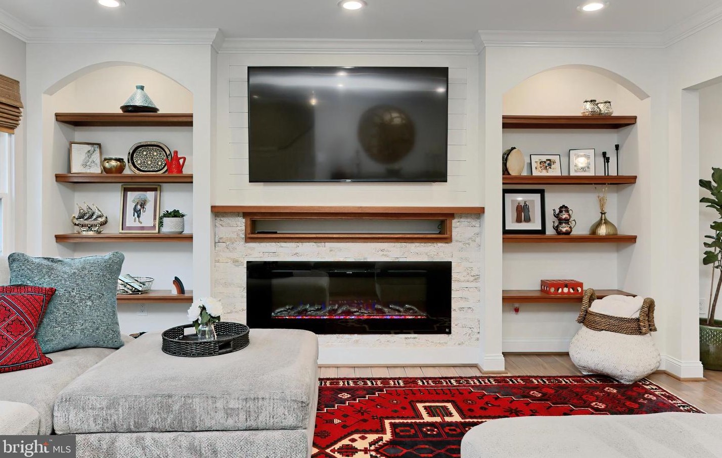 5719 Jonathan Mitchell Rd, Fairfax VA  22039-1402 exterior