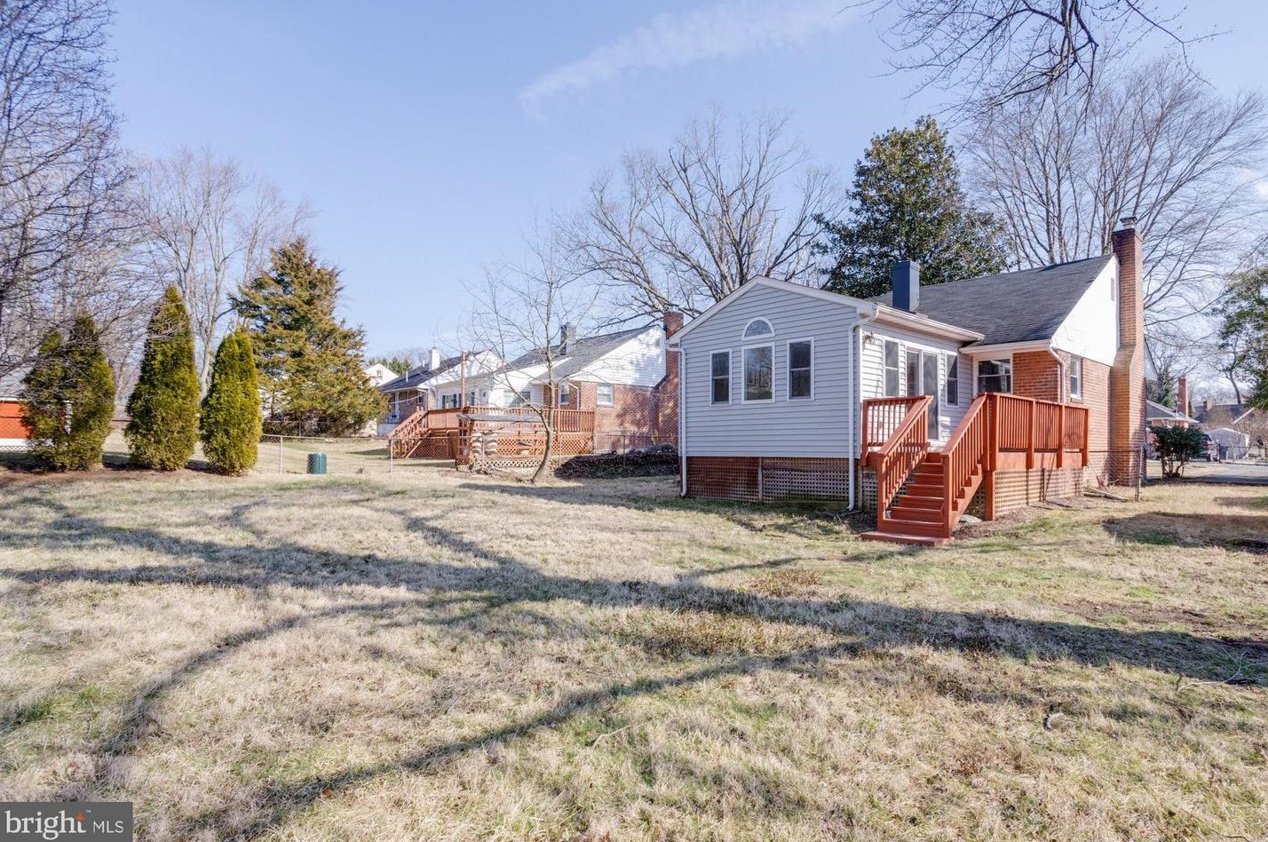 7032 Lee Park Ct, Falls Church VA  22042-3908 exterior