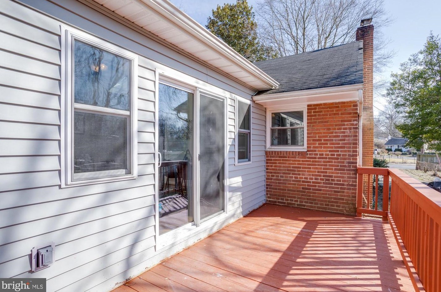 7032 Lee Park Ct, Falls Church VA  22042-3908 exterior