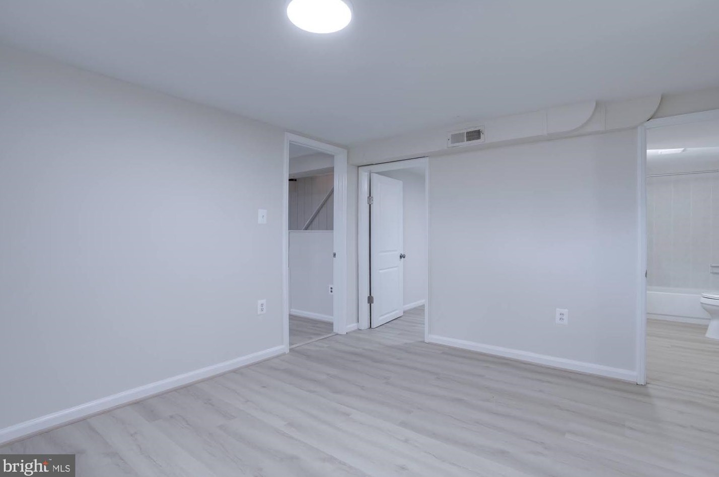 7032 Lee Park Ct, Falls Church VA  22042-3908 exterior