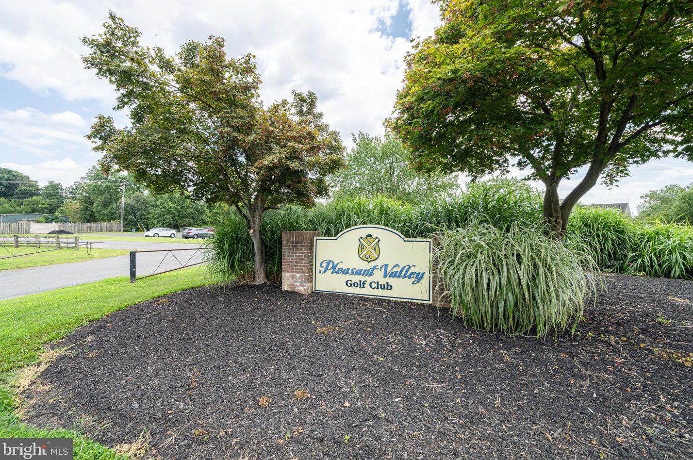 15206 Bannon Hill Ct, Fairfax VA  20151-1314 exterior