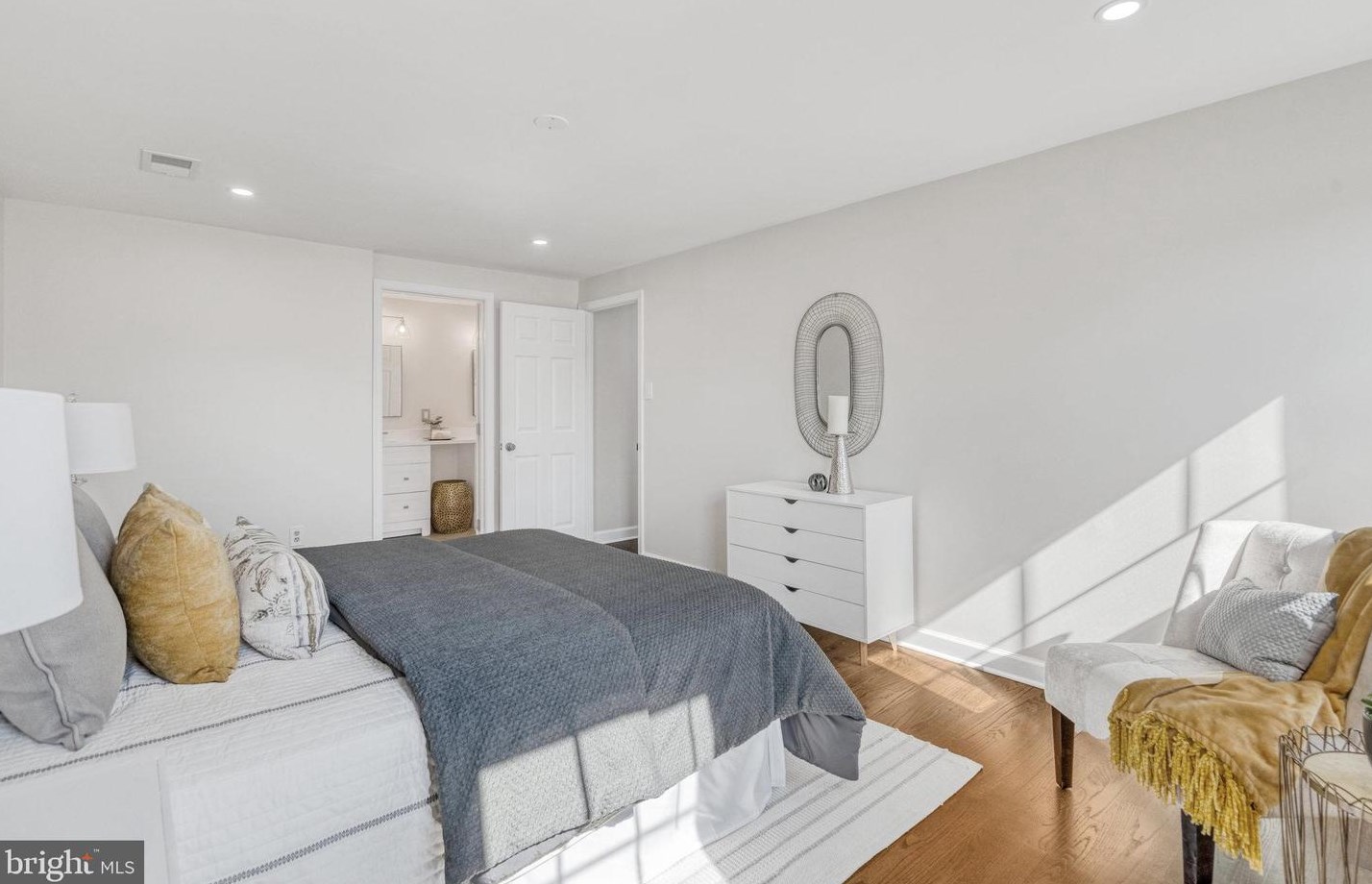 15206 Bannon Hill Ct, Fairfax VA  20151-1314 exterior