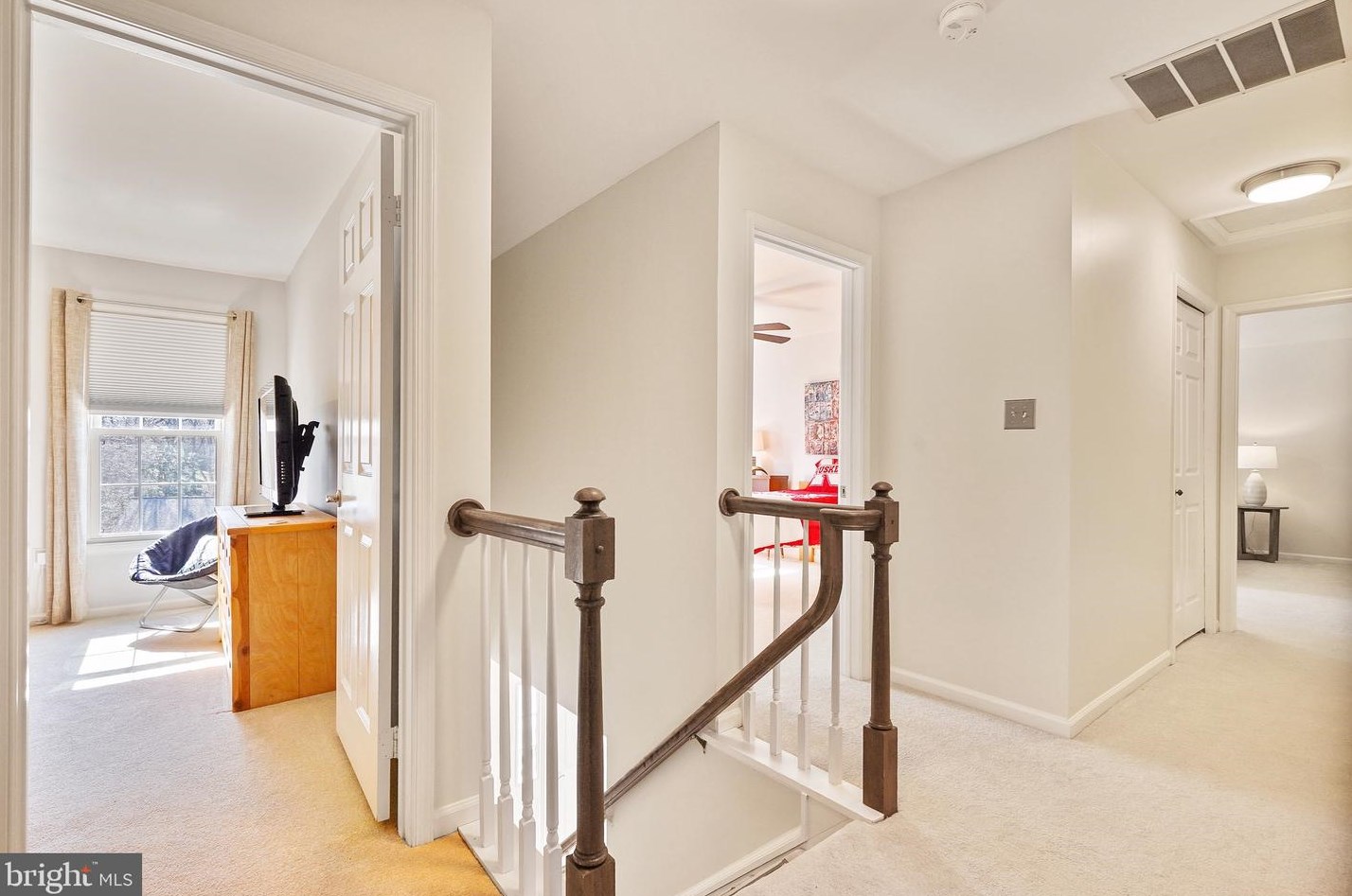 4888 Oakcrest Dr, Fairfax VA  22030-4570 exterior