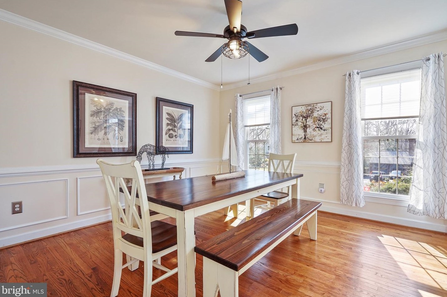 4888 Oakcrest Dr, Fairfax VA  22030-4570 exterior