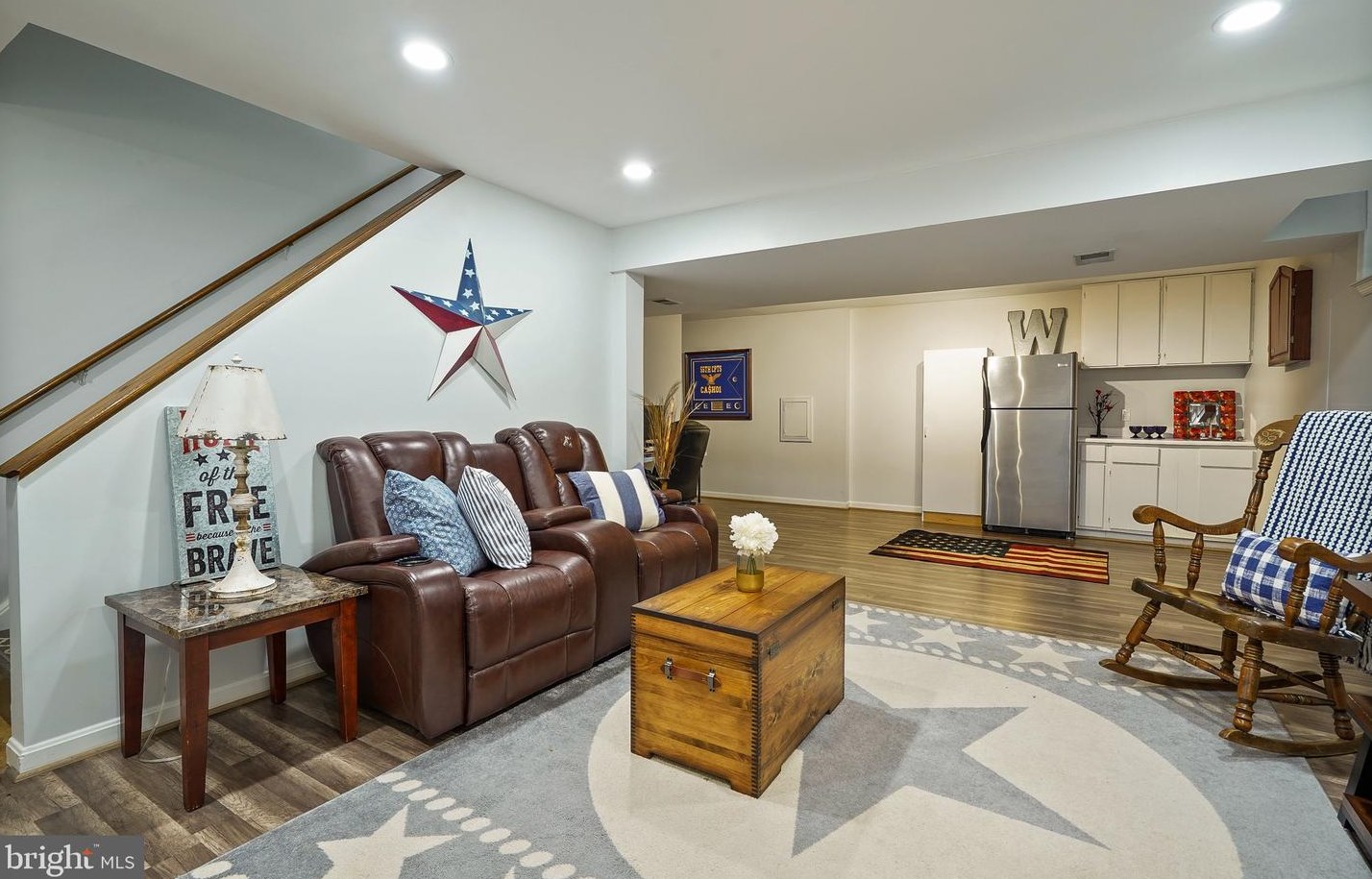 4888 Oakcrest Dr, Fairfax VA  22030-4570 exterior