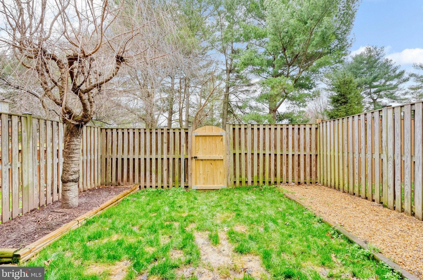 9871 Burke Pond Ct, Springfield VA  22015-2955 exterior