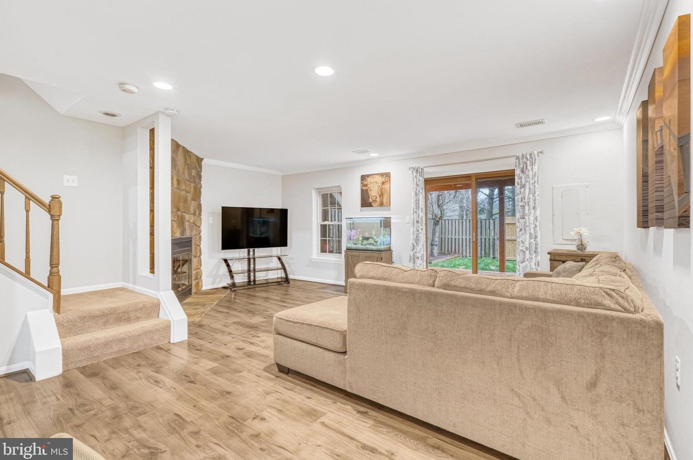 9871 Burke Pond Ct, Springfield VA  22015-2955 exterior