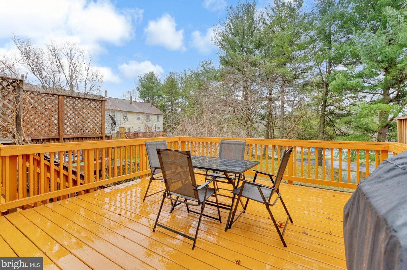 9871 Burke Pond Ct, Springfield VA  22015-2955 exterior