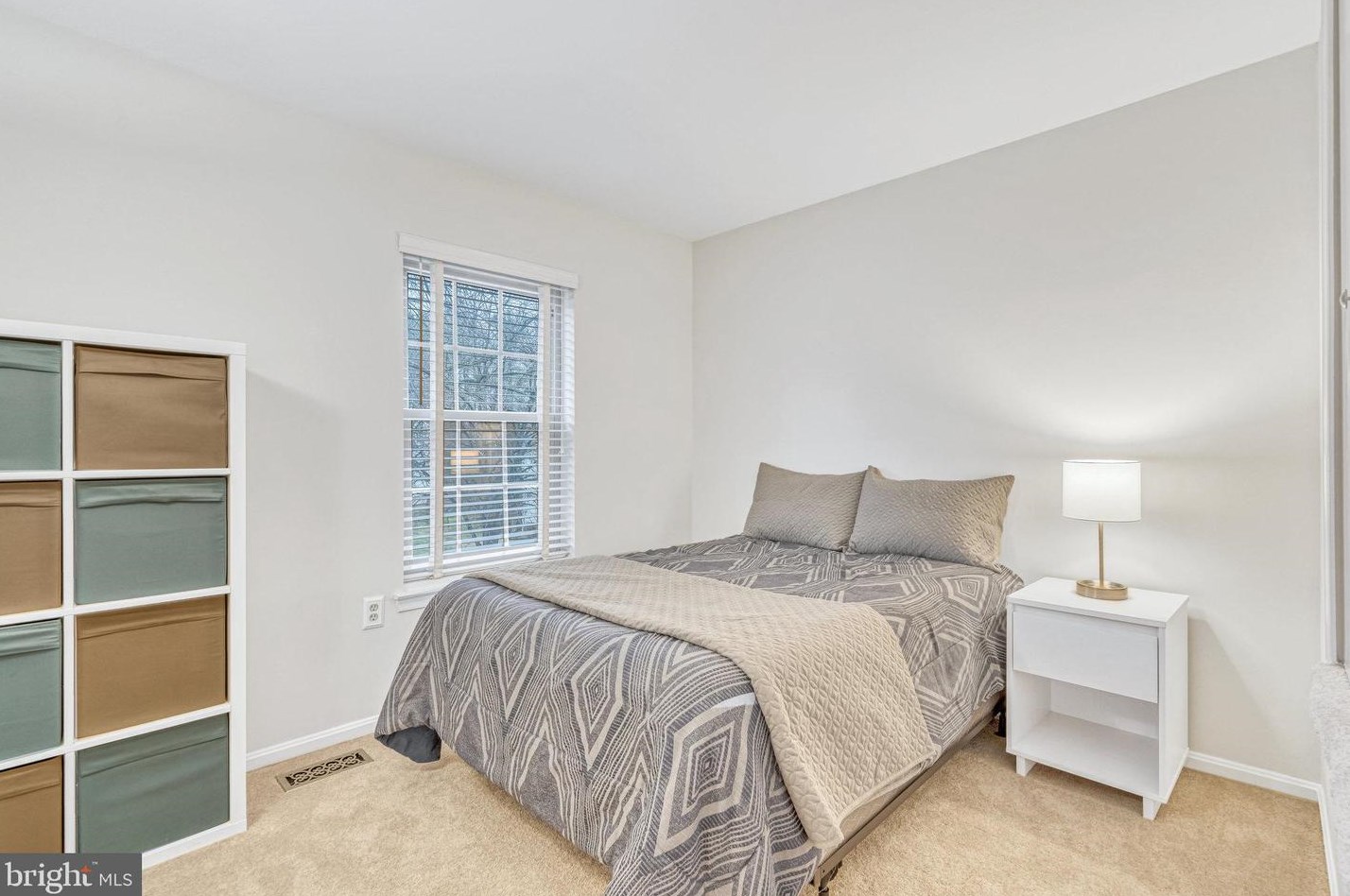 9871 Burke Pond Ct, Springfield VA  22015-2955 exterior