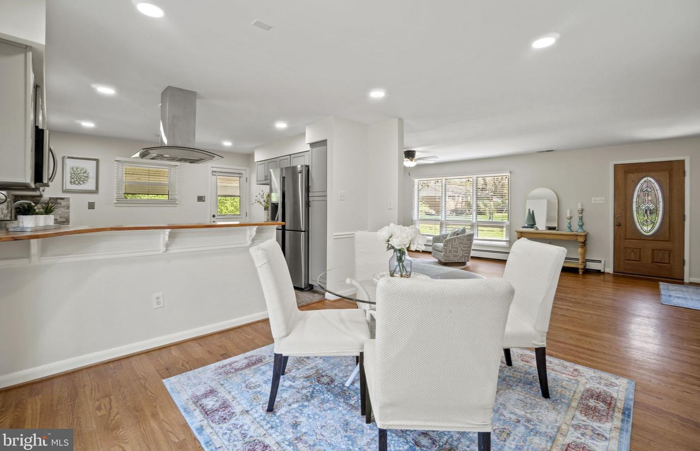 11719 Briggs Ct, Fairfax VA  22030-5703 exterior