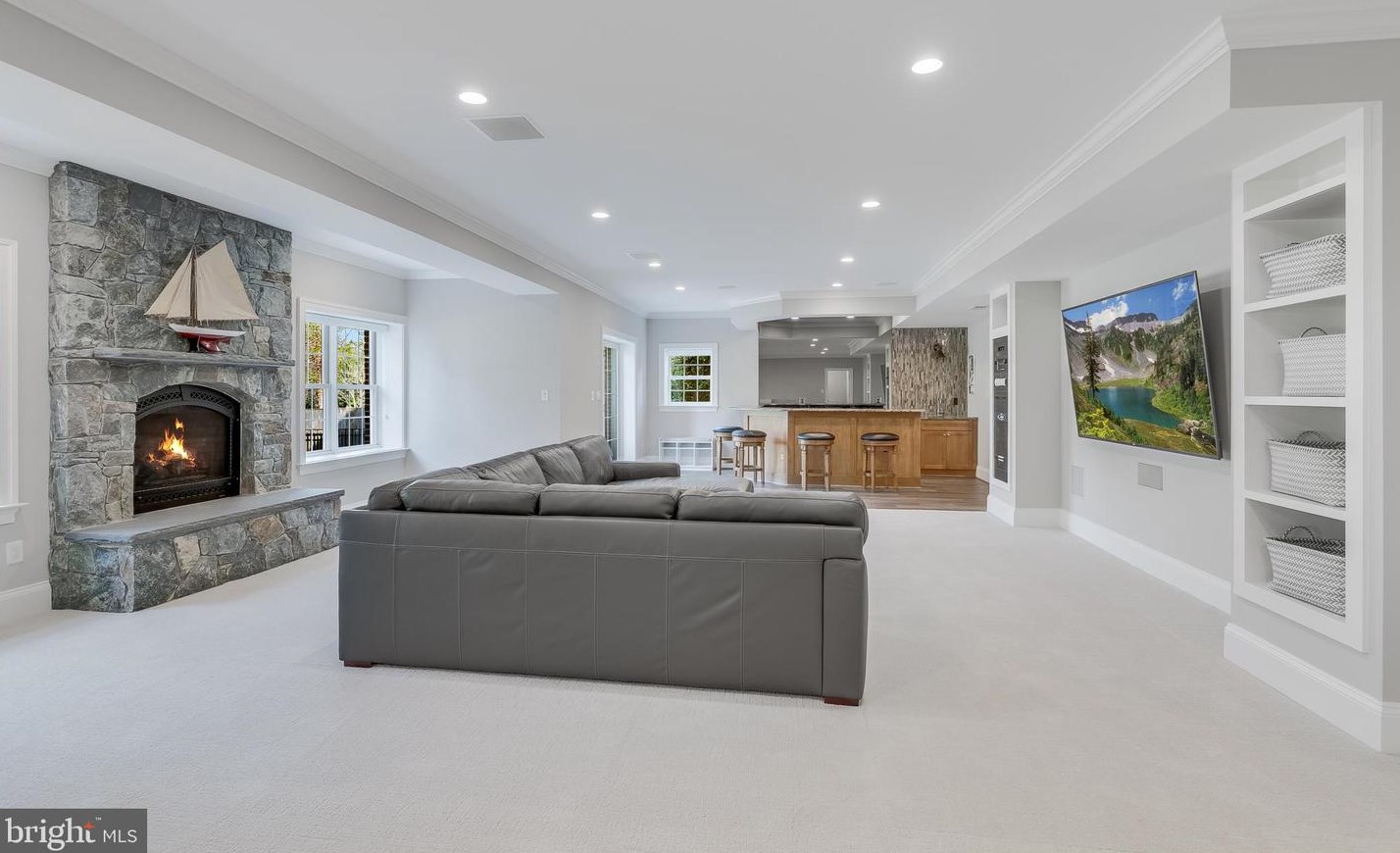 7030 Elizabeth Dr, Mc Lean VA  22101-2623 exterior