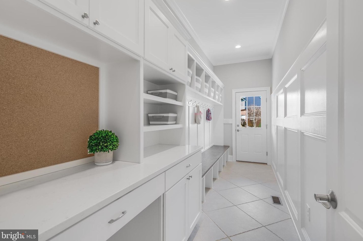 7030 Elizabeth Dr, Mc Lean VA  22101-2623 exterior