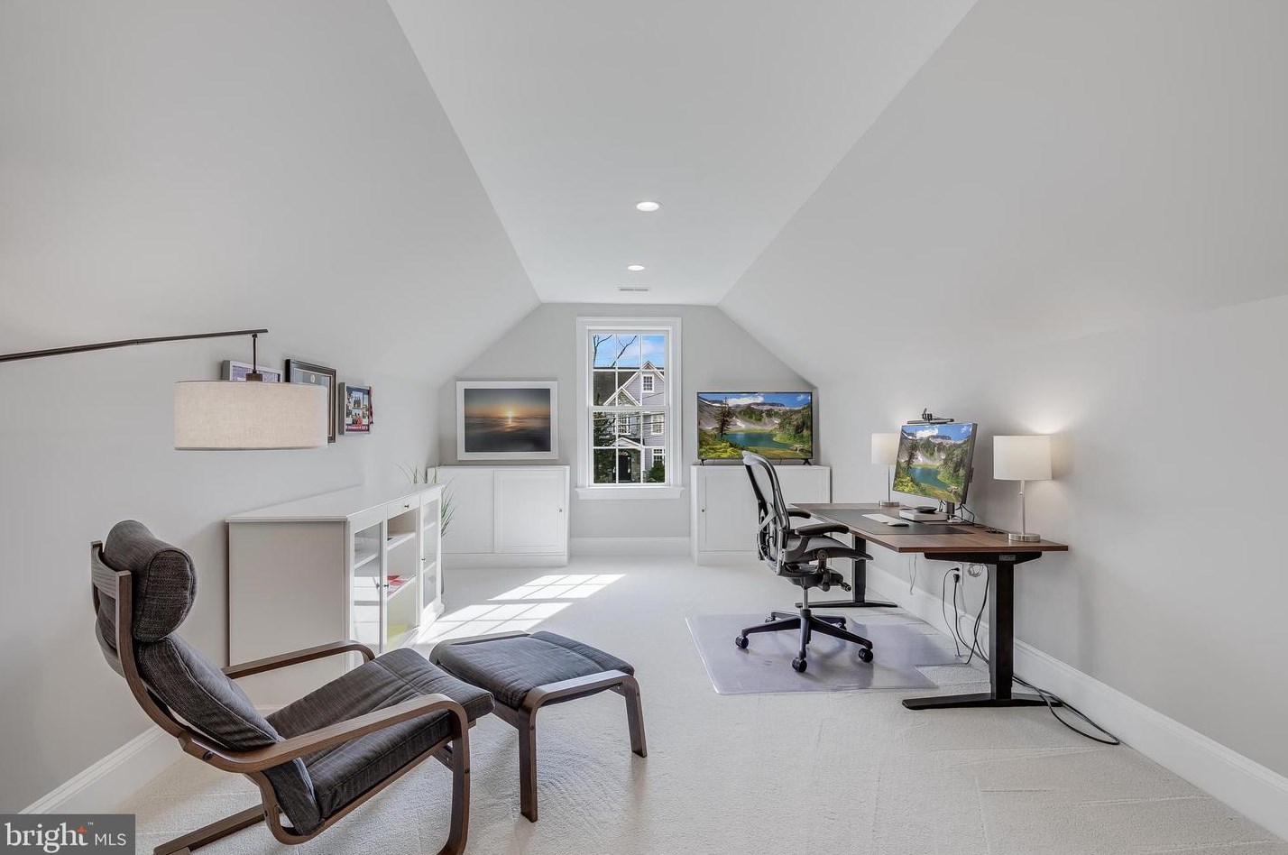 7030 Elizabeth Dr, Mc Lean VA  22101-2623 exterior